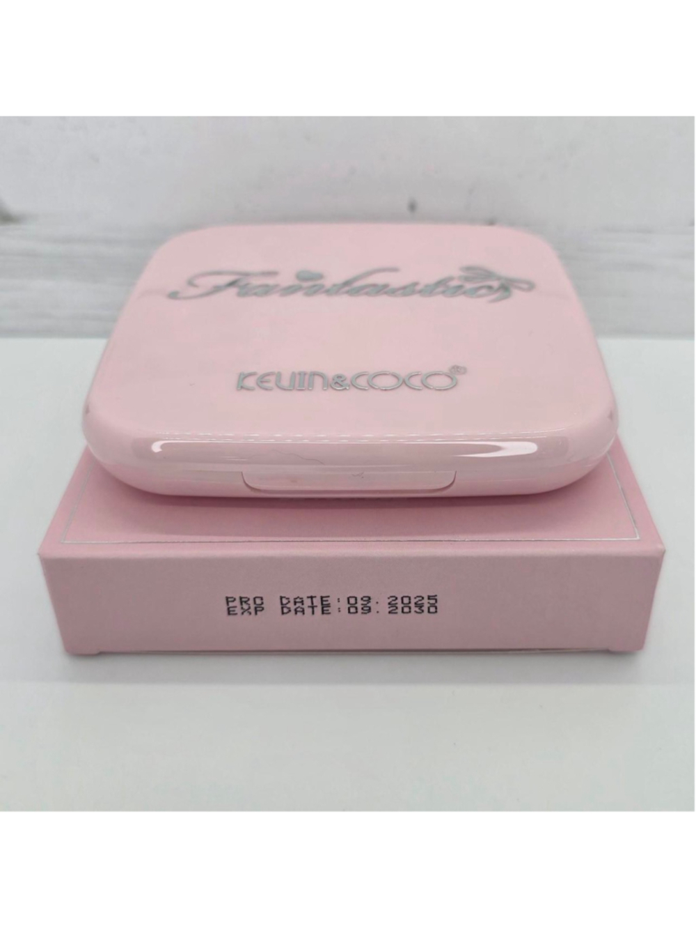 Kevin & Coco eyeshadow palette - Picture 4 of 4